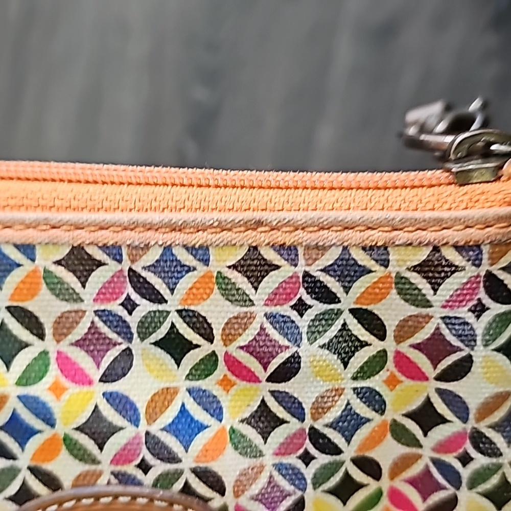 Authentic Fossil Clutch - Picture 6 of 11